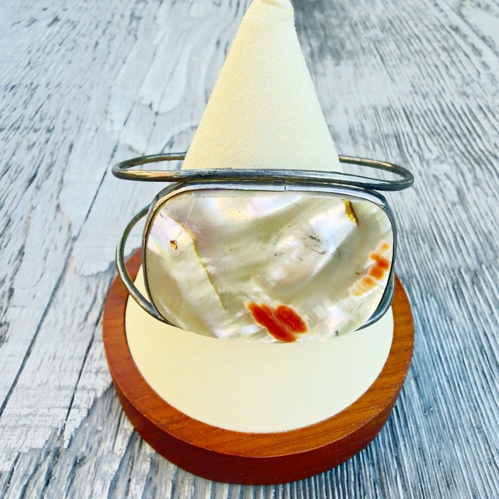 Vintage Artisan Mother of Pearl Shell Cuff Bracelet Silver Tone Handmade (143)